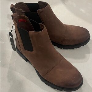 Sorel Women’s Brown Leather Chelsea Boots